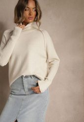 Beżowy Golf z Domieszką Kaszmiru o Prostym Kroju Zoirsova. Brązowe swetry Renee, bez wzorów, z jeansu, eleganckie, bez ramiączek. Za 129.99 zł.