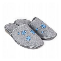 Kapcie damskie R.38 szare antypoślizgowe filcowe na zimę z haftem KD-08-NB-38. Szare kapcie bez wzorów, z gumy. Za 23.37 zł.