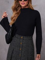 Milan Kiss Sweter w kolorze czarnym rozmiar: M. Czarne swetry Milan Kiss, m, bez wzorów, bez ramiączek. Za 152.99 zł.
