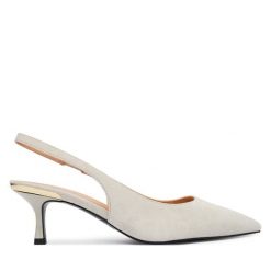 Czółenka LOVE MOSCHINO. Czółenka Love Moschino, bez wzorów, bez obcasa, bez zapięcia. Za 939.99 zł.