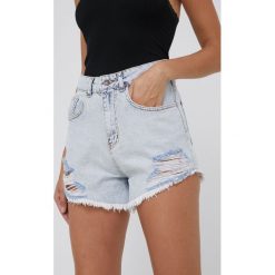 Answear Lab szorty jeansowe damskie gładkie high waist. Niebieskie szorty Answear Lab, bez wzorów, z denimu. W wyprzedaży za 99.99 zł.