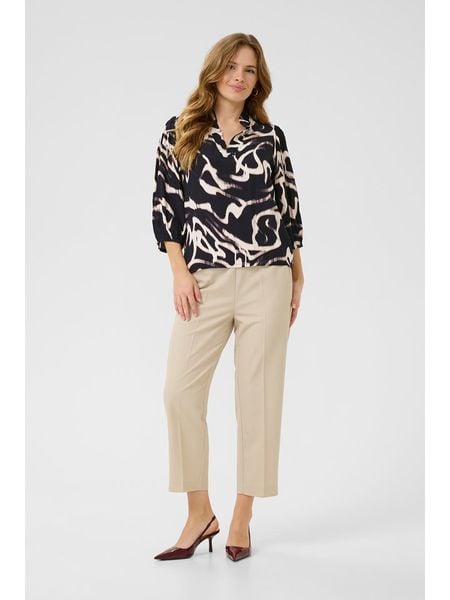 Kaffe Bluzka w kolorze czarnym rozmiar: 36. Czarne bluzki Kaffe, s, bez wzorów, z wiskozy, klasyczne, bez kołnierzyka, bez ramiączek. Za 131.43 zł.