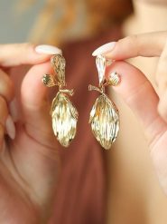 L'Atelier de Gaia Pozłacane kolczyki-wkrętki rozmiar: onesize. Żółte kolczyki L'Atelier de Gaia, pozłacane. Za 39.99 zł.