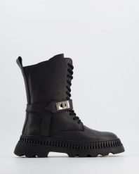 WORKERY DAMSKIE 22805 BLACK. Czarne botki Venezia, bez wzorów, ze skóry, bez obcasa, bez zapięcia. Za 259.00 zł.