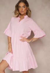 Różowa Rozkloszowana Sukienka z Wiskozą i Falbanami Eviranna. Czerwone sukienki Renee, na co dzień, bez wzorów, z wiskozy, eleganckie, bez kołnierzyka, bez ramiączek, midi, rozkloszowane. Za 89.99 zł.