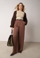 Brązowe Szerokie Spodnie z Wysokim Stanem z Domieszką Bawełny i Geometryczną Klamrą Syliteia. Brązowe jeansy Born2be, l, bez wzorów, z bawełny, z podwyższonym stanem. Za 99.99 zł.