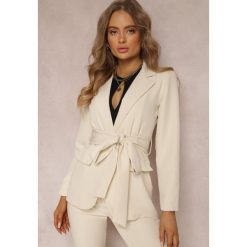 Jasnobeżowa Marynarka z Wiązanym Paskiem Actosa. Brązowe marynarki i żakiety Renee, l, bez wzorów, eleganckie, bez ramiączek. W wyprzedaży za 107.99 zł.