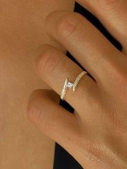 DIA DIAMONDS Pozłacany pierścionek z diamentami rozmiar: 52. Żółte pierścionki DIA DIAMONDS, z diamentem, pozłacane. Za 267.29 zł.