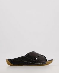 CZARNE KLAPKI DAMSKIE SSW0911 BLACK. Czarne klapki Venezia, bez wzorów, ze skóry, bez obcasa, bez zapięcia. Za 189.00 zł.