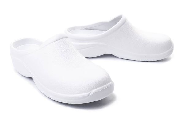 BEFADO DR ORTO MED 154D 004 biały, klapki/croksy damskie. Białe klapki Befado Dr Orto, bez wzorów, bez obcasa, bez zapięcia. Za 45.64 zł.