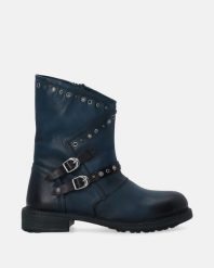 NIEBIESKIE BOTKI W ROCKOWYM STYLU H003LEBUOBB003. Niebieskie botki Venezia, bez wzorów, ze skóry, bez obcasa, bez zapięcia. Za 389.00 zł.