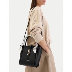 Torebka MEXX. Czarne torebki klasyczne Mexx, bez wzorów, bez dodatków. Za 279.99 zł.