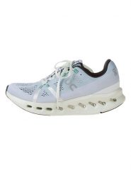 ON RUNNING Buty "Cloudsurfer" w kolorze błękitnym do biegania rozmiar: 41. Niebieskie buty treningowe On Running, bez wzorów, bez zapięcia, do biegania. Za 483.17 zł.