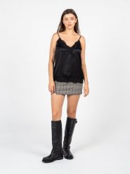Liu Jo Top | CF2210 T3189 | Kobieta | Czarny. Czarne topy Liu Jo, bez wzorów, z koronki, bez kołnierzyka, bez ramiączek. W wyprzedaży za 289.00 zł.
