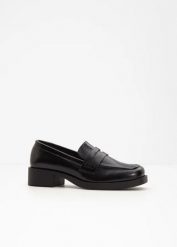 Loafersy chunky. Czarne czółenka bonprix, bez wzorów, bez obcasa, bez zapięcia. Za 124.99 zł.