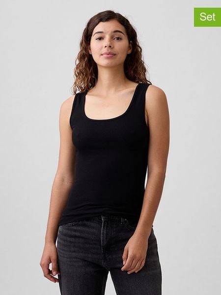 GAP Topy (2 szt.) w kolorze czarnym rozmiar: S. Czarne topy GAP, s, bez wzorów, bez kołnierzyka, bez ramiączek. Za 38.95 zł.