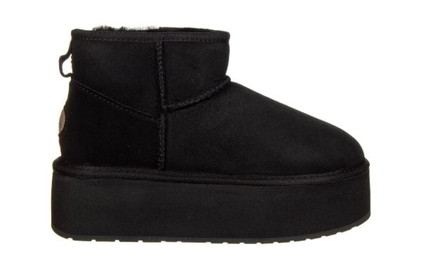 Śniegowce Emu Stinger Micro Flatform Black 119196, Czarny, Skóra naturalna - 36. Czarne śniegowce EMU, bez wzorów, ze skóry, bez zapięcia. W wyprzedaży za 577.15 zł.
