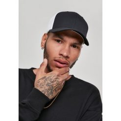 Czapka Flexfit ultrafibre & airmeh 2-tone. Białe czapki z daszkiem FLEXFIT, bez wzorów. Za 145.00 zł.