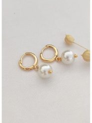 Atelier MIU Pozłacane kolczyki-kreole rozmiar: onesize. Białe kolczyki atelier MIU, z perłą, pozłacane. Za 34.99 zł.