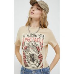 Only t-shirt bawełniany kolor beżowy. Brązowe t-shirty ONLY, bez wzorów, z bawełny, bez kołnierzyka, bez ramiączek. Za 79.99 zł.