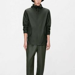 Kurtka RAINS FISHTAIL JACKET W3 Zielony. Zielone kurtki Rains, s, bez wzorów, z syntetyku, bez kaptura. Za 274.99 zł.