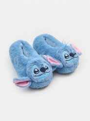 Kapcie ze sztucznym futerkiem i elementami 3D Lilo & Stitch - niebieski. Niebieskie kapcie Sinsay, bez wzorów. Za 39.99 zł.
