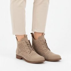 Botki damskie S.Barski, ażurowa cholewka sznurowane stabilny niski obcas wygodna konstrukcja miękka wkładka, beżowe, HY61-8009. Brązowe botki S.BARSKI, w ażurowe wzory, bez obcasa, na obcasie, bez zapięcia. Za 179.00 zł.