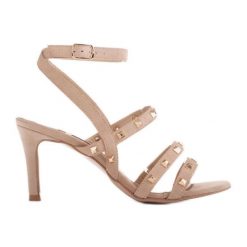 Marco Shoes Sandały zamszowe z ćwiekami ozdobnymi beżowy. Brązowe sandały bez wzorów, z zamszu, bez obcasa, bez zapięcia. Za 429.00 zł.