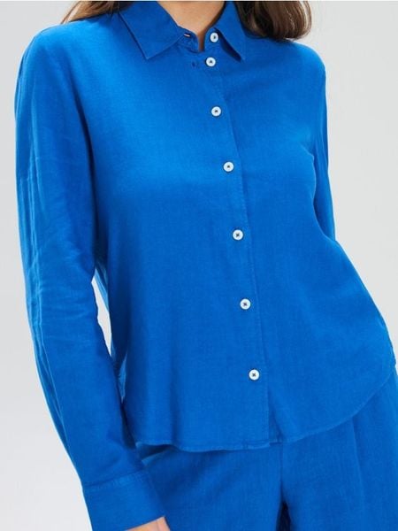 Koszula z lnem z długim rękawem - niebieski. Niebieskie koszule Sinsay, l, bez wzorów, bez kołnierzyka, bez ramiączek. Za 39.99 zł.