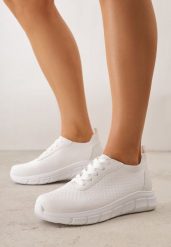 Białe Minimalistyczne Buty Sportowe z Siateczki na Tłoczonej Podeszwie Zanera. Białe buty treningowe Born2be, bez wzorów, z jeansu, bez zapięcia, na fitness i siłownię. Za 79.99 zł.