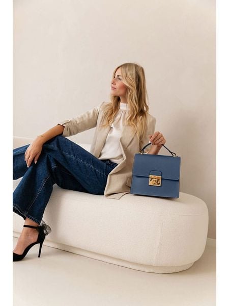 Lia Biassoni Skórzana torebka "Melacce" w kolorze granatowym - 27 x 24 x 8 cm rozmiar: onesize. Niebieskie torebki klasyczne Lia Biassoni, bez wzorów, z materiału, przez ramię, bez dodatków. Za 304.99 zł.