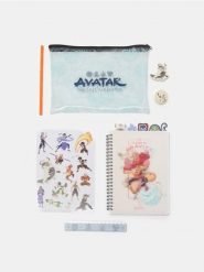 Zestaw artykułów papierniczych z saszetką Avatar: The Last Airbender - wielobarwny. Nerki i saszetki Sinsay, bez wzorów, bez dodatków. Za 25.99 zł.