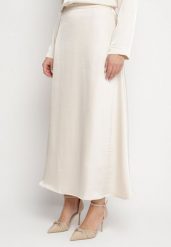 Beżowa Satynowa Spódnica z Wiskozą o Rozkloszowanym Kroju Polavia. Brązowe spódnice Born2be, na co dzień, l, bez wzorów, z materiału, eleganckie, maxi, koszulowe. W wyprzedaży za 93.49 zł.