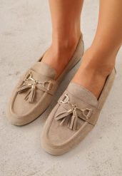 Beżowe Mokasyny VICES z Modnymi Chwostami z Imitacji Zamszu z Wkładką z Naturalnej Skóry Calirea. Brązowe mokasyny Born2be, z aplikacjami, z jeansu. Za 89.99 zł.