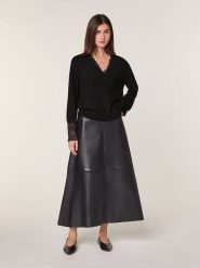 Rodier Wełniany sweter w kolorze czarnym rozmiar: S. Czarne swetry Rodier, s, bez wzorów, z koronki, bez ramiączek. Za 304.99 zł.