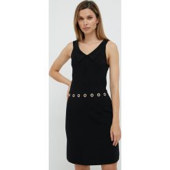 Morgan sukienka kolor czarny mini dopasowana. Czarne sukienki Morgan, m, bez wzorów, bez kołnierzyka, bez ramiączek, mini, dopasowane. W wyprzedaży za 219.99 zł.