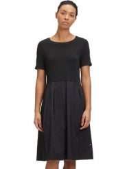 Vera Mont Sukienka w kolorze czarnym rozmiar: 44. Czarne sukienki Vera Mont, bez wzorów, bez kołnierzyka, bez ramiączek, midi. Za 243.45 zł.