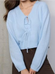 Sweter z kokardami - błękitny. Niebieskie swetry Sinsay, l, bez wzorów, bez ramiączek. Za 49.99 zł.