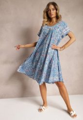 Niebieska Sukienka Boho z Wiskozy z Cienkim Paskiem w Talii Rivasea. Niebieskie sukienki Renee, bez wzorów, z wiskozy, boho, bez kołnierzyka, bez ramiączek, midi, rozkloszowane. W wyprzedaży za 55.99 zł.
