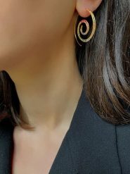 Les Favorites Pozłacane kolczyki z cyrkoniami rozmiar: onesize. Żółte kolczyki Les Favorites, z cyrkonią, pozłacane. Za 201.55 zł.