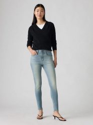 Levi's Dżinsy - Skinny fit - w kolorze błękitnym rozmiar: W31/L32. Niebieskie jeansy Levi's, l, z aplikacjami, klasyczne, z podwyższonym stanem. Za 228.38 zł.