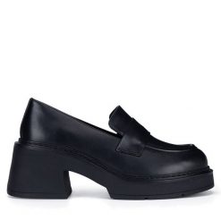 Mokasyny Gino Rossi. Czarne mokasyny Gino Rossi, bez wzorów. Za 329.99 zł.