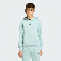 Bluza z kapturem adidas Slogan Fleece Hoodie. Zielone bluzy z kapturem adidas, bez wzorów, z kapturem, na jogę i pilates. Za 179.00 zł.