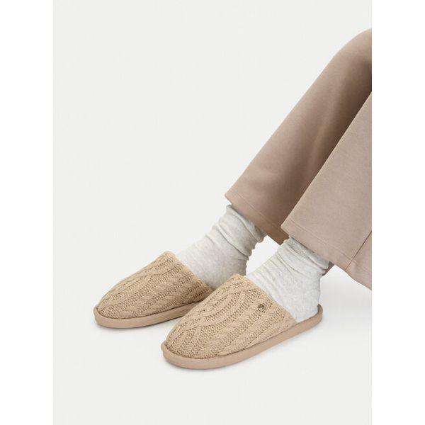 Kapcie G-Star. Brązowe kapcie G-Star, bez wzorów. Za 89.99 zł.