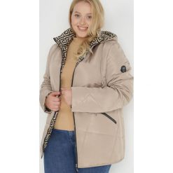 Ciemnobeżowa Kurtka Pikowana z Kapturem Paananen. Brązowe kurtki Born2be, plus size, bez wzorów, z jeansu, z kapturem. W wyprzedaży za 183.99 zł.
