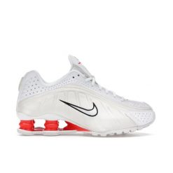 Buty Nike Shox R4 Białe Phantom Picante Czerwone. Białe buty treningowe Nike, bez wzorów, z materiału, bez zapięcia, trekkingowe. Za 559.00 zł.