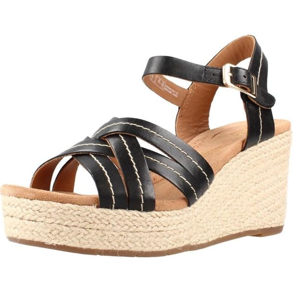 Sandały CLARKS SABINA STRAP Czarny. Czarne sandały Clarks, bez wzorów, ze skóry, bez obcasa, bez zapięcia. Za 257.99 zł.