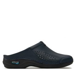 Klapki Nursing Care. Niebieskie klapki Nursing Care, bez wzorów, bez obcasa, bez zapięcia. Za 449.99 zł.