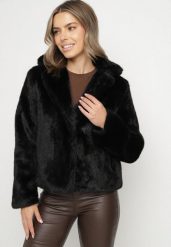 Czarna Krótka Kurtka Futerko z Kołnierzem w Eleganckim Stylu Giriselle. Czarne kurtki Born2be, na zimę, l, bez wzorów, z dzianiny, eleganckie, bez kaptura. Za 229.99 zł.