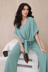 Komplet bluzki ze spodniami ciemno miętowe. Zielone bluzki KESI, l, bez wzorów, z dresówki, biznesowe, bez kołnierzyka, plus size, bez ramiączek. Za 229.98 zł.